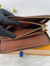 Load image into Gallery viewer, Louis Vuitton Zippy Organizer Monogram SKU6707