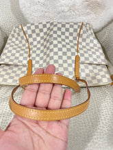 Load image into Gallery viewer, Louis Vuitton Totally MM SKU6771