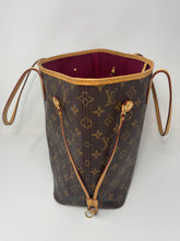 Load image into Gallery viewer, Neverfull MM Pivione SKU6530