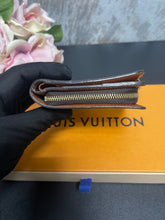 Load image into Gallery viewer, Louis Vuitton Compact Wallet SKU9014