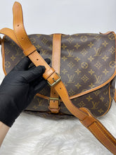 Load image into Gallery viewer, Louis Vuitton Saumur 35 SKU6732