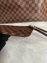 Load image into Gallery viewer, Louis Vuitton Neverfull MM Pouch SKU6633