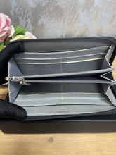 Load image into Gallery viewer, Chanel Zippy Wallet SKU6821