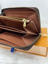Load image into Gallery viewer, Louis Vuitton Zippy Wallet Monogram SKU6706