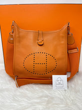 Load image into Gallery viewer, Hermes Evelyne PM III SKU6719