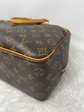Load image into Gallery viewer, Louis Vuitton Deuaville SKU6698