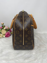 Load image into Gallery viewer, Louis Vuitton Deuaville SKU6698