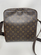 Load image into Gallery viewer, Louis Vuitton Troutter SKU6958