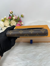 Load image into Gallery viewer, Louis Vuitton Compact Mid Size SKU6702