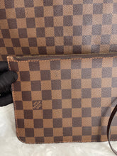 Load image into Gallery viewer, Louis Vuitton Neverfull MM Pouch SKU6633