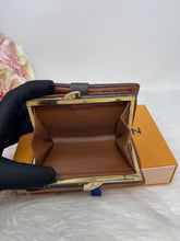 Load image into Gallery viewer, Kisslock Wallet SKU6568