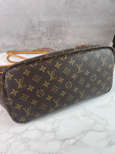 Load image into Gallery viewer, Neverfull MM Beige SKU6460