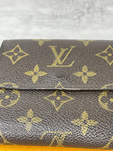 Load image into Gallery viewer, Elise Compact SKU6488