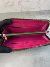 Load image into Gallery viewer, Clemence Fuchsia SKU6468