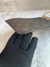 Load image into Gallery viewer, Neverfull Pouch SKU6518