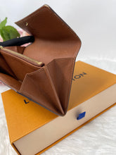 Load image into Gallery viewer, Sarah Wallet SKU6404