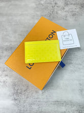 Load image into Gallery viewer, Card Holder SKU6297