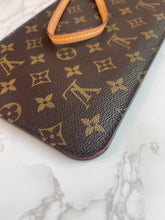Load image into Gallery viewer, Neverfull Pouch MM SKU6529