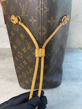 Load image into Gallery viewer, Neverfull MM SKU6526