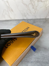 Load image into Gallery viewer, Men’s Wallet SKU6551