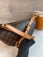 Load image into Gallery viewer, Bumbag Monogram SKU6521