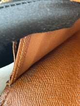 Load image into Gallery viewer, Sarah Wallet SKU6532