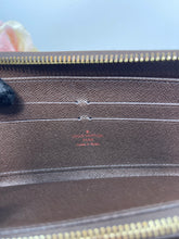 Load image into Gallery viewer, Zippy Wallet DE SKU6418
