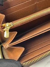 Load image into Gallery viewer, Zippy Wallet SKU6464