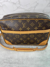 Load image into Gallery viewer, Trocadero 23 SKU6490