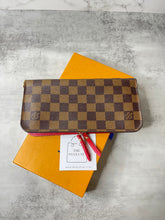 Load image into Gallery viewer, Insolite Wallet SKU6483