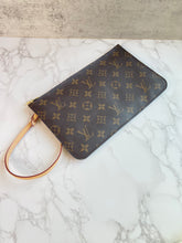Load image into Gallery viewer, Neverfull Pouch SKU6518