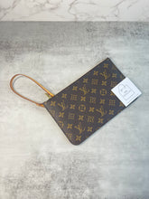 Load image into Gallery viewer, Neverfull Pouch SKU6461