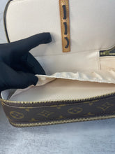 Load image into Gallery viewer, Trouse Blush Pouch SKU6492