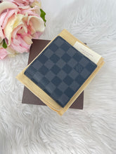 Load image into Gallery viewer, Mens Bifold Wallet SKU6368