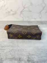 Load image into Gallery viewer, Toiletry 15 SKU6485