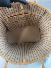 Load image into Gallery viewer, Neverfull MM Beige SKU6460