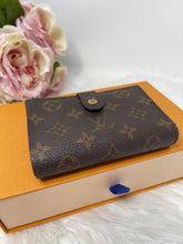 Load image into Gallery viewer, Kisslock Wallet SKU6405