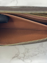 Load image into Gallery viewer, Zippy Wallet SKU6464