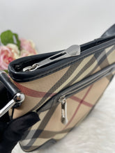 Load image into Gallery viewer, Burberry Nova SKU6417