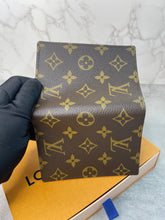 Load image into Gallery viewer, Bifold Wallet SKU6296