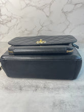 Load image into Gallery viewer, Chanel Business Affinity SKU6448