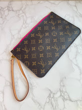 Load image into Gallery viewer, Neverfull Pouch MM SKU6529