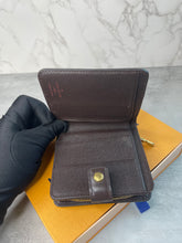 Load image into Gallery viewer, Compact DE Wallet SKU6495