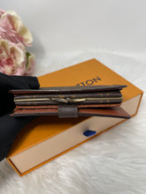 Load image into Gallery viewer, Kisslock Wallet SKU6405
