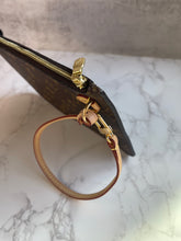 Load image into Gallery viewer, Neverfull Pouch SKU6518