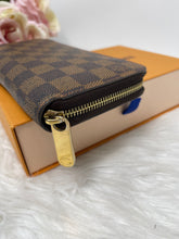 Load image into Gallery viewer, Zippy Wallet DE SKU6418