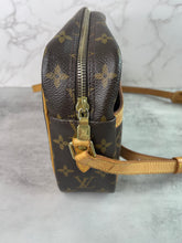 Load image into Gallery viewer, Trocadero 23 SKU6490