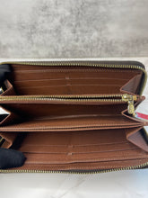 Load image into Gallery viewer, Zippy Wallet SKU6464