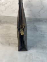 Load image into Gallery viewer, Toiletry 26 Monogram SKU6486