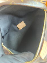 Load image into Gallery viewer, Bumbag Monogram SKU6521